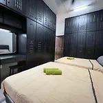 Homestay Corner House Taman Daya Near Austin Adda Height