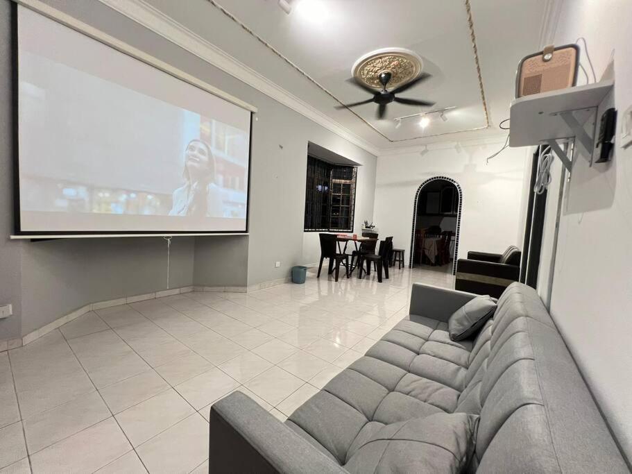 Corner House Taman Daya Near Austin Adda Height * Johor Bahru